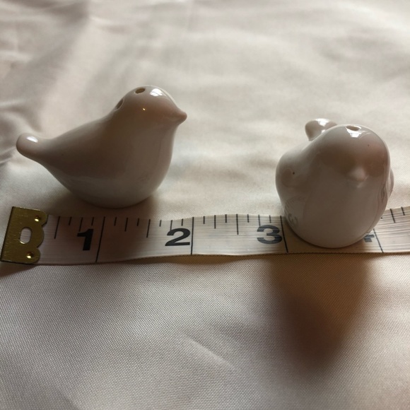 3 for $20/ White Bird Salt and Pepper Shakers - Picture 3 of 4
